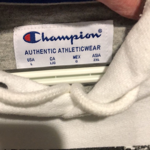 Men’s Champion mid weight Special Edition hoodie - Picture 5 of 5